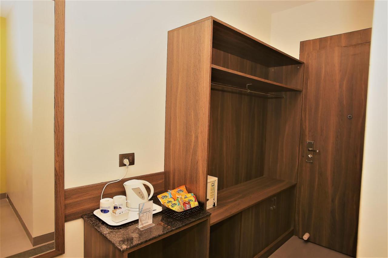 Genx Surat By 1589 Hotels Palsana  Exterior foto