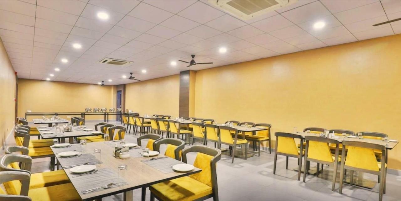 Genx Surat By 1589 Hotels Palsana  Exterior foto