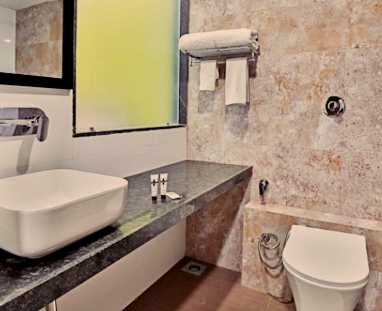 Genx Surat By 1589 Hotels Palsana  Exterior foto